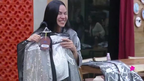 Tamires Assis em ‘A Fazenda’: ‘Tá inventando um monte de merda, sua escrota. Vai ter que pagar muitos processos’