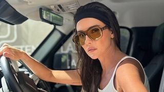 'É invasiva, mas...': Deborah Secco toma atitude impactante envolvendo o silicone nos seios e motivo vai te deixar de queixo caído