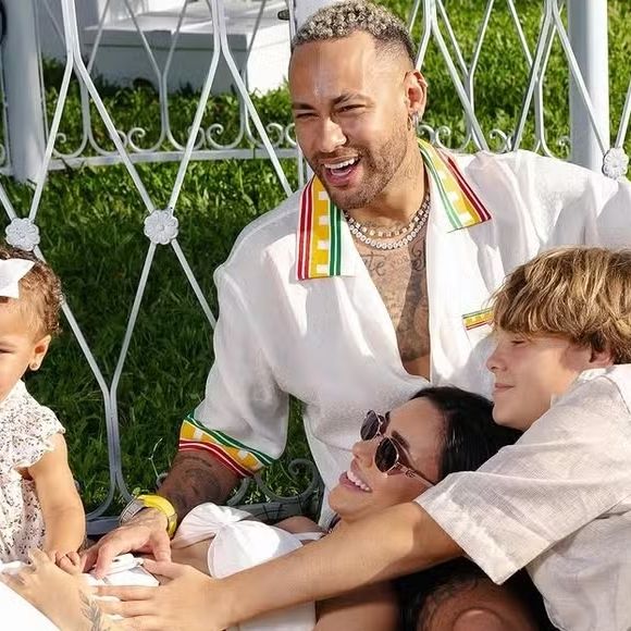 Neymar e Bruna Biancardi já escolheram os padrinhos para a segunda filha do casal