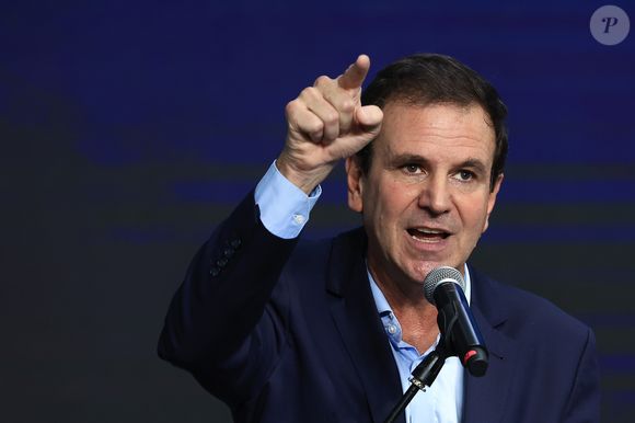 O prefeito Eduardo Paes, em meio às reclamações, se manifestou nas redes sociais e declarou: "Pode levar o rango que quiser. Está liberado!"