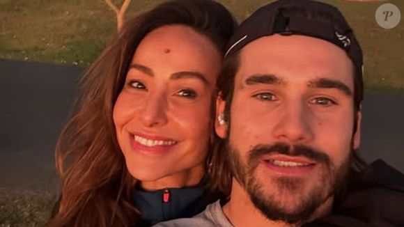 Sabrina Sato explica que Nicolas Prattes está em meio a gravações da novela