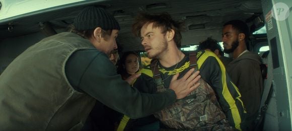 A história que você pode assistir na Netflix nos leva a uma pequena cidade em Newfoundland, onde Calvin Penney é um pescador ainda atormentado pela morte misteriosa de seu pai, ocorrida anos antes.