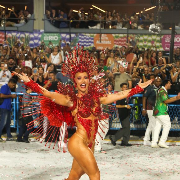 Virginia Fonseca ainda viu o tapa-sexo se soltar, sem cair, durante desfile da Grande Rio no Carnaval 2026