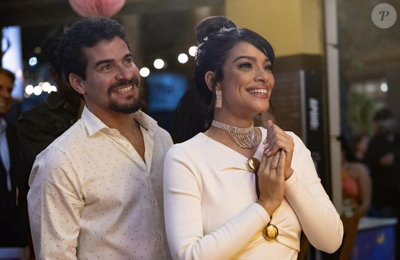 Em casamento com Vasco (Thiago Martins), Lucimar (Ingrid Gaigher) aposta em produção ousada com joias glamourosas e penteado de princesa moderna