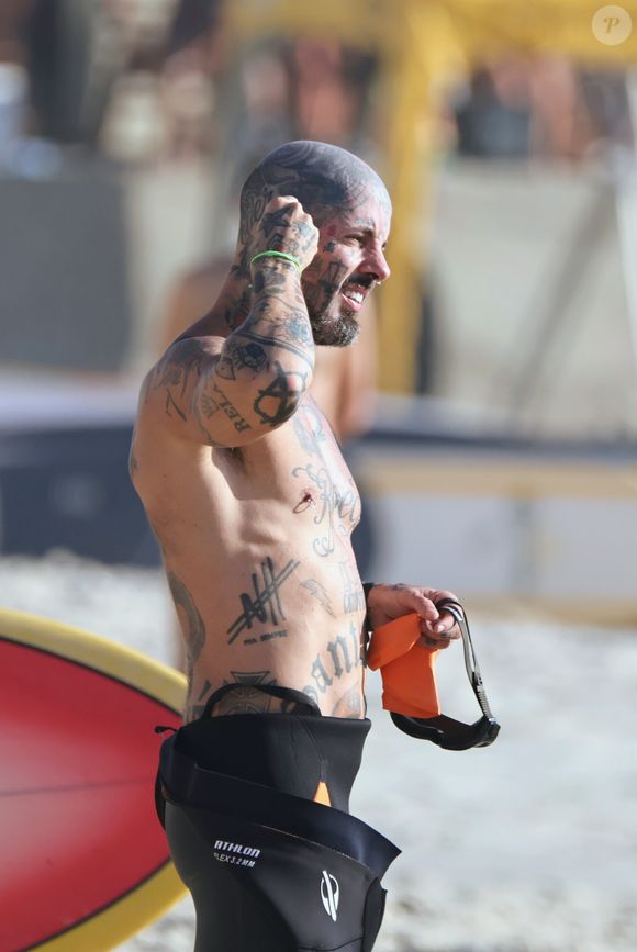 Tico Santa Cruz já revelou ter emagrecido e definido o corpo com uma rotina de treinos, dieta e cuidando da saúde mental