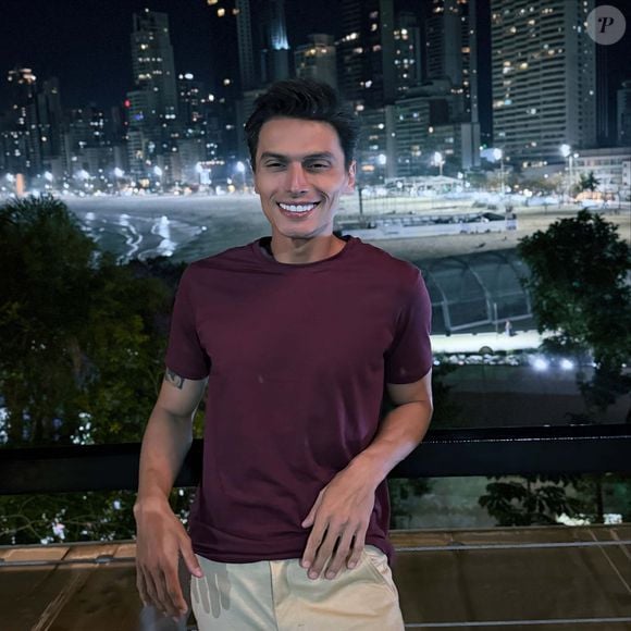 Em 'A Fazenda 18', Gabriel Torres mostra corpo magro graças a rotina de treinos, musculação e corrida