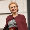 Cinco saias midi inspiradas em Carolina Herrera para você estar no seu melhor na Primavera 2026; elas podem ser combinadas com botas, sapatos de salto alto ou sandálias