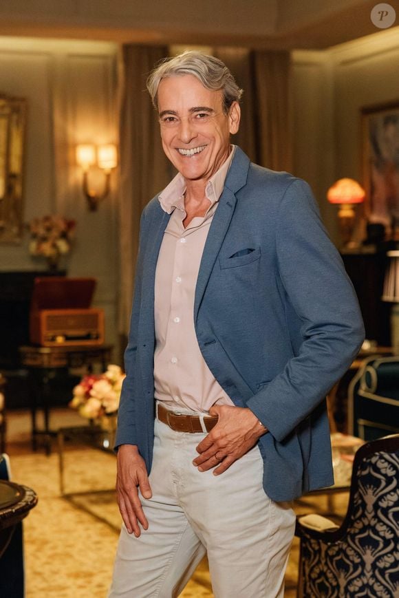 Em entrevista ao jornal Extra, Alexandre Borges revelou que sente falta de ter alguém do seu lado no dia a dia