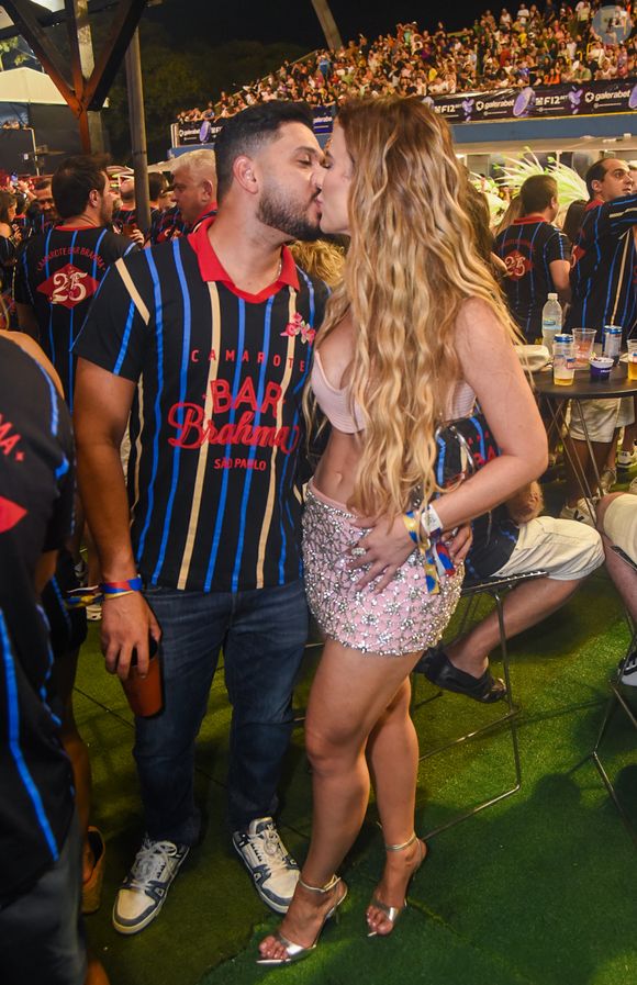 Carnaval 2025 tem beijo da ex-BBB Fernanda Keulla no namorado