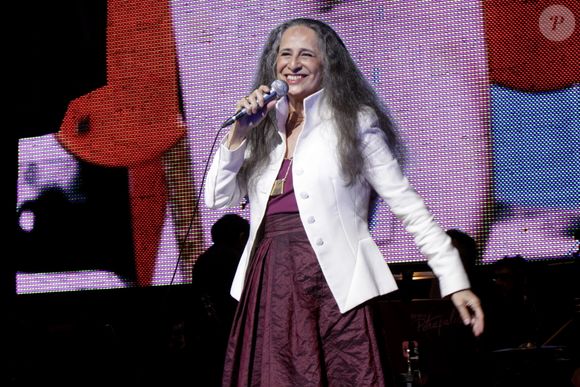 Ex-mulher de Maria Bethânia, Gilda Midani é quem assina os figurinos da cantora em turnê dos 60 anos de carreira