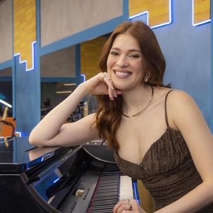 'Faço o máximo para manter os fios hidratados e saudáveis', conta Ana Clara