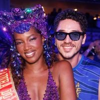 'Estou feliz': Iza quebra o silêncio sobre relacionamento com ator de 'Sítio do Picapau Amarelo' após flagra romântico na Sapucaí