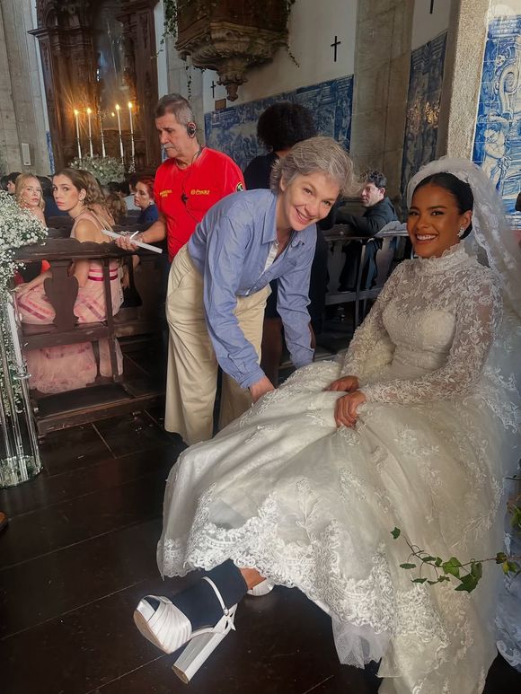 De acordo com o resumo dos próximos capítulos, o casamento de Maria de Fátima (Bella Campos) e Afonso (Humberto Carrão) está previsto para a próxima quinta-feira (10).