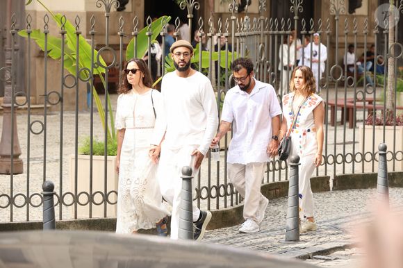 Filho caçula de Gilberto Gil, José Gil chega ao velório da irmã, Preta Gil, no Rio