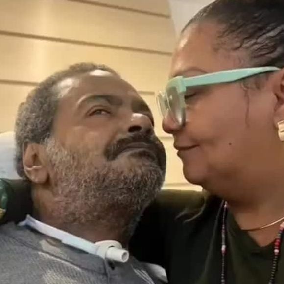 Mulher de Arlindo Cruz revela intimidade com cantor internado após AVC e sofre duras críticas: 'Desnecessária'