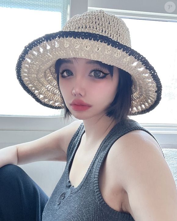 Park Bom também foi acusada de ter exagerado nas plásticas em seu rosto