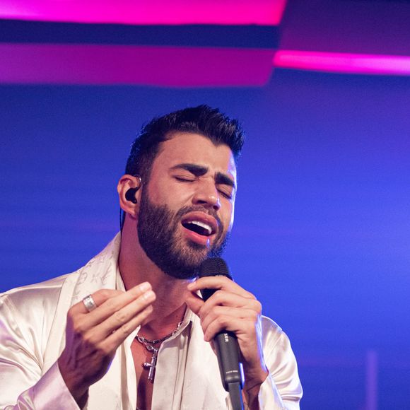 Gusttavo Lima, que recentemente foi internado em São Paulo devido a uma dor abdominal, finalmente recebeu alta médica