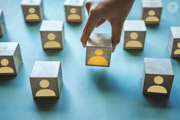 Para o Purepeople, Carolina Delfino, analista de DP e RH, destacou os passos básicos para agir em casos de comportamentos nocivos no ambiente de trabalho. Confira na matéria!