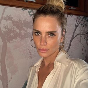 Nesta segunda (23), Carolina Dieckmann revelou que viajará para um 'lugar que faz frio' no final do ano