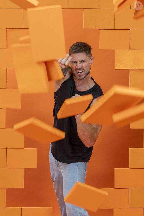 Jonas, que antes estava bem abaixo, subiu muito e agora marca 41,71% na enquete UOL