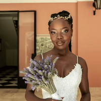 Nem girassóis, nem tulipas: desvendamos o significado oculto das flores do buquê de casamento de Clara Moneke, a Leona de 'Dona de Mim'