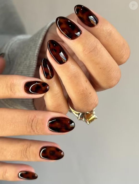 Unha minimalista animal print