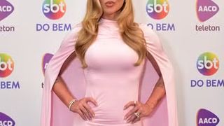 Andressa Suita e Virgínia Fonseca usam looks iguais no mesmo dia e fãs geram discussão na web: 'Você copiou. Vestido e cabelo idênticos'