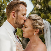 'Tenho sorte de ter minha namorada de infância': herói da classificação da Inglaterra na Copa 2026, Harry Kane é casado com ex-colega de escola; casamento foi em cenário paradisíaco e sigiloso