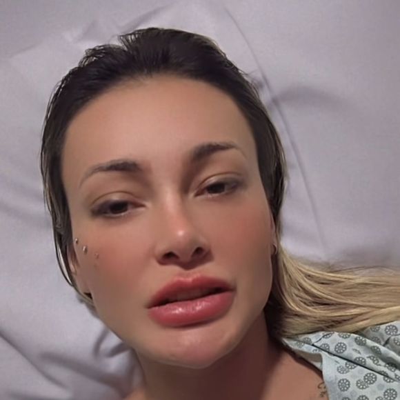 Andressa Urach usou seu perfil no Instagram para incentivar Inês Brasil, após a cantora ser duramente criticada na web.