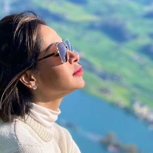 Em entrevista ao portal Leo Dias, ela explicou que decidiu “enterrar” Bíblias em cada cômodo do imóvel como forma de reafirmar sua fé e reconhecer que todas as suas conquistas vêm de Deus.