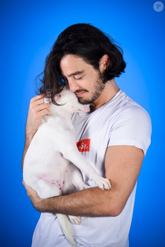 Tiago Iorc teve um conexão marcante com a cachorrinha Íris