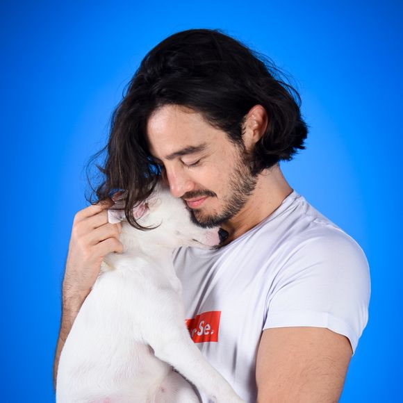 Tiago Iorc teve um conexão marcante com a cachorrinha Íris