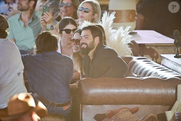 Sandy e Pedro Andrade se divertiram na companhia de amigos