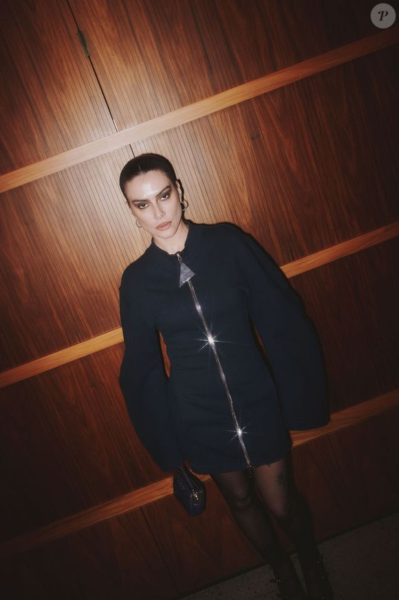 Cleo confirmou e explicou o motivo por trás da decisão. "Voltei, porque eu tive um sonho com o meu avô...", iniciou a atriz