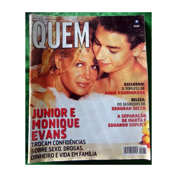 Segundo a Revista Quem, Junior Lima e Monique Evans dividiram a mesma banheira em uma entrevista publicada em 2001, quando o cantor tinha 17 anos e a apresentadora completaria 46 anos