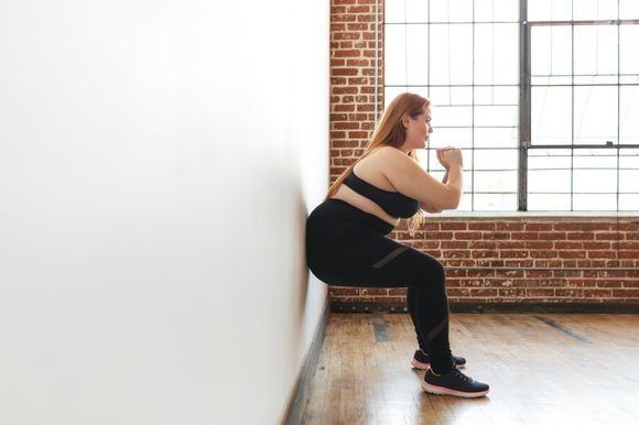 Com isso em mente, a questão é se os exercícios isométricos merecem um lugar em uma rotina de treinamento de força após os 50 anos. E a resposta dele é cristalina: "Sim, claro que ajudam a desenvolver força, e não apenas depois dos 50, mas em qualquer idade."