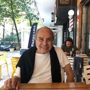 Stenio Garcia entrou na Justiça contra as filhas por posse de apartamento e acusa-as de abandono. Especialista aponta que cuidado do idoso cabe aos filhos, mesmo se a pessoa da 3ª idade more com outra pessoa, que não seja a mãe deles: 'Obrigação é personalíssima e decorre do vínculo familiar'