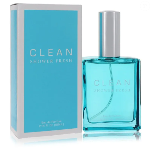 O primeiro é o Clean Simply Soap, lançado em 2009 e apontado como um dos mais prováveis. Ele abre com o frescor da Bergamota e do Jasmim-Manga, depois ganha um toque delicado de Lótus, Violeta e Rosa. No final, o destaque fica para o Almíscar, que deixa na pele exatamente aquela sensação gostosa de banho tomado e roupa recém-lavada