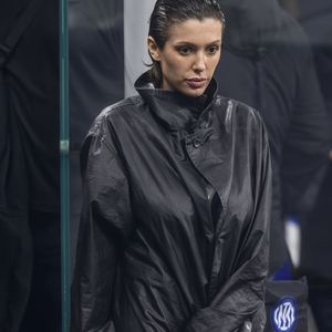 Bianca Censori enviou um link com arquivos eróticos para um grupo de funcionários de uma outra empreitada, a plataforma Yzyvsn. Entre os trabalhadores, estava uma pessoa de 14 anos