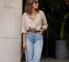 Para 'farmar aura' com estilo, o tênis da New Balance na cor 'smoothie de matcha' conquista espaço entre as tendências e combina conforto com um visual moderno que vai do jeans ao vestido longo