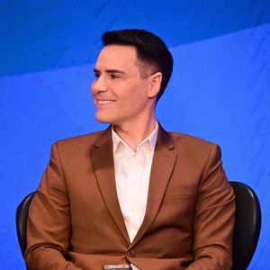 Luiz Bacci disse que Luciano Huck mora em condomínio 'cercado de seguranças'