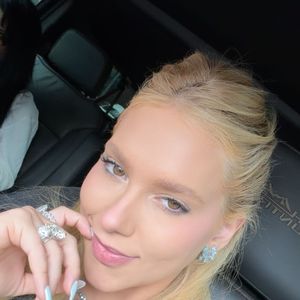 Virginia Fonseca revelou que tentou adotar uma postura mais low profile no Instagram, mas reconheceu que publicar menos nas redes sociais não combina com sua personalidade. A declaração veio em meio à repercussão do término com Vini Jr.