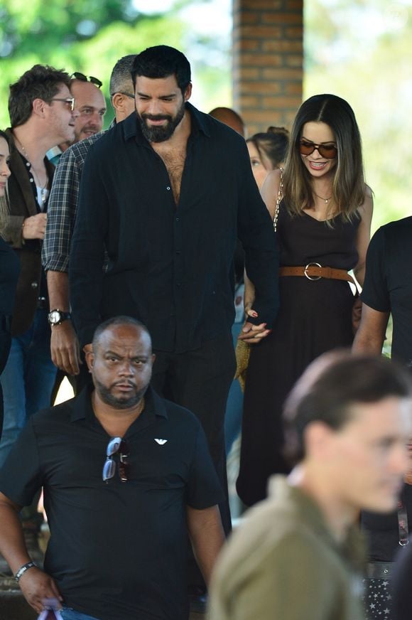 Sandy e o médico Pedro Andrade preferem manter a discrição em relação ao namoro dos dois