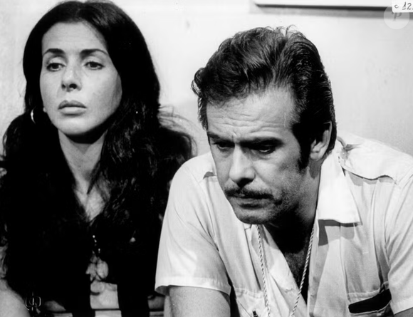 Francisco Cuoco e Betty Faria na 1ª versão de 'Pecado Capital'. Novela está na lista no livro Um Século de Histórias: O Brasil e o Mundo pelos Olhos do Maior Jornal do País