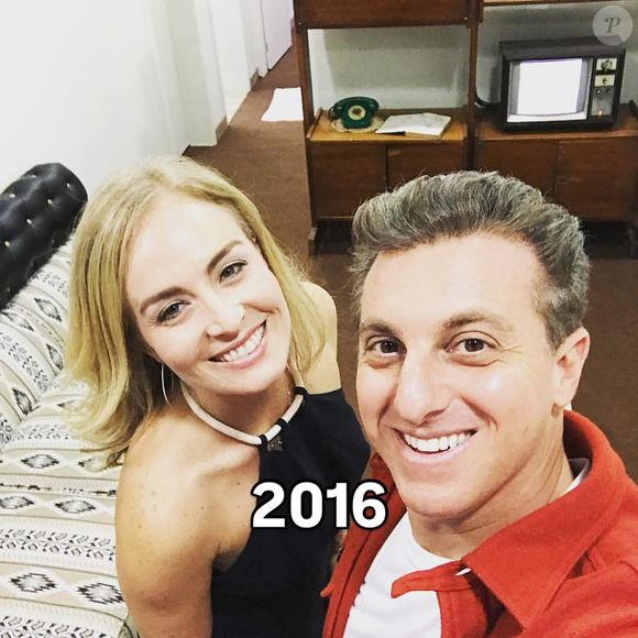 Nos cliques, Luciano Huck e Angélica apareceram em uma fotografia feita a cada ano, de 2003 até 2025
