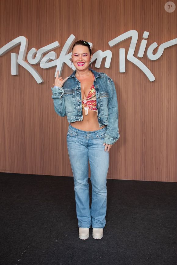 Mari Bridi apostou em all jeans, mas também deixou a barriga à mostra no Rock in Rio
