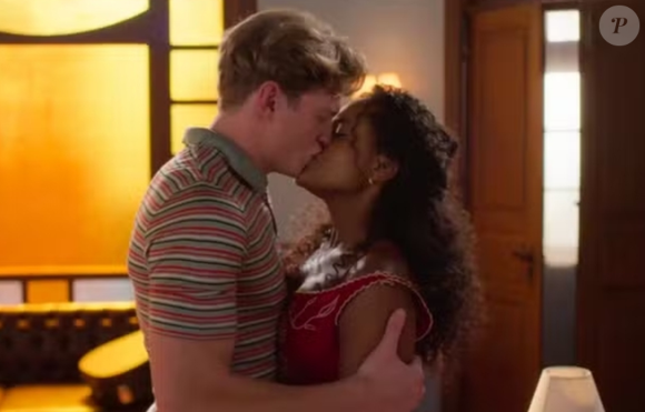 Bearriz (Duda Santos) e Beto (Pedro Novaes) se casam no último capítulo de 'Garota do Momento', que acontece no capítulo de 27 de junho