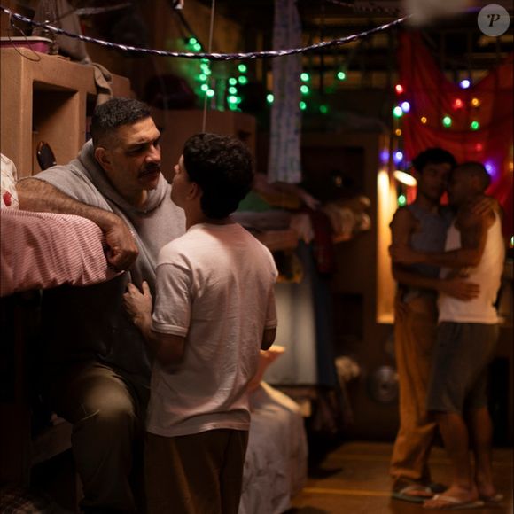 Terremoto usava dessas relações para atingir objetivos próprios, mas as confusões com o matador de aluguel o fizeram ser transferido de prisão