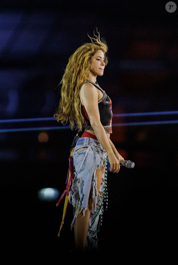 Além dos convidados, Shakira também planeja fazer um espetáculo de cores junto dos fãs