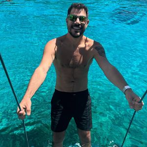 Após anos longe da TV, Evaristo Costa surge em post enigmático sobre o MasterChef Brasil e agita a web. A Band já confirmou: ele participa da nova temporada